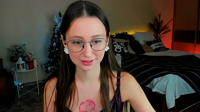 YourLovellyStory online show from December 20, 11:25 am