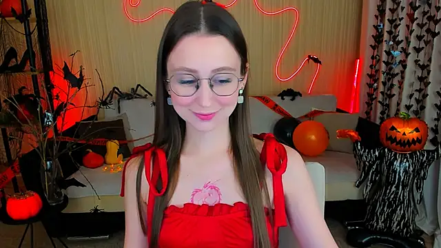 YourLovellyStory online show from October 23, 4:24 pm