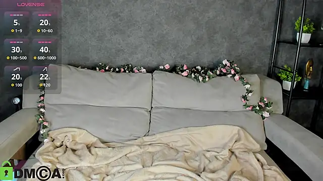 Michele Greenn online show from November 7, 1:22 am