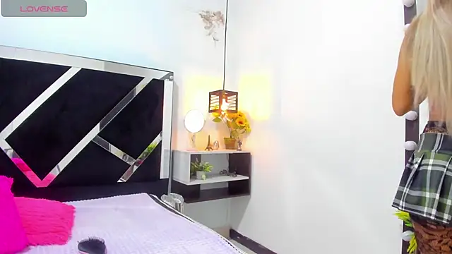 iisabella noa online show from October 24, 1:51 pm