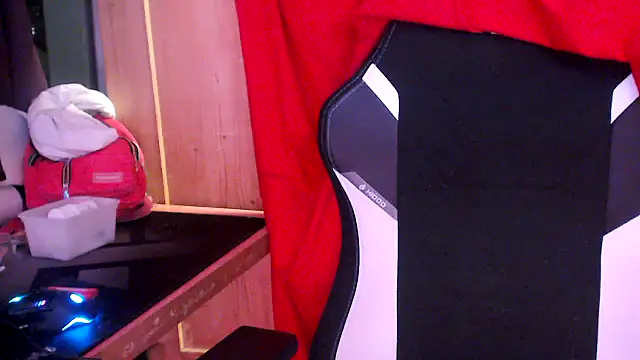 Snapshot of Kinkybooby chatting on October 16, 5:15 pm Kinkybooby online show from October 16, 5:15 pm