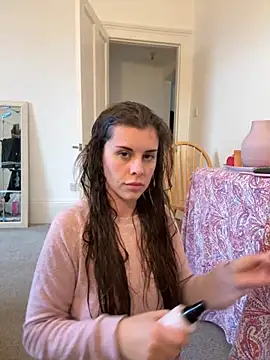 AlitaNova online show from November 20, 1:45 pm