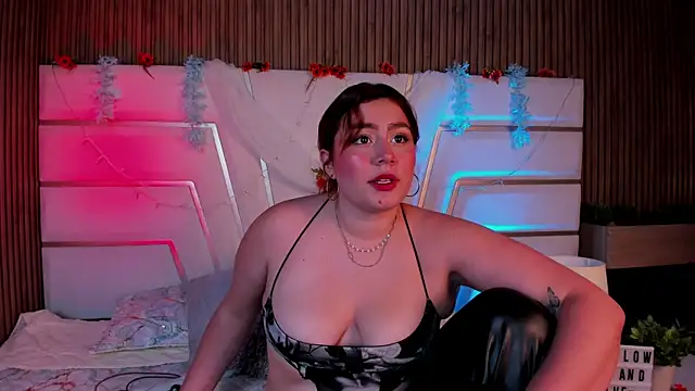 AdelaTaylor online show from October 1, 7:08 pm