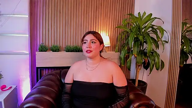 AdelaTaylor online show from October 11, 9:50 pm