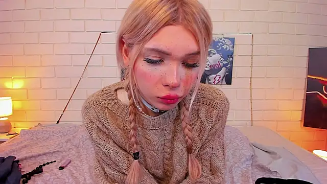 Blondy Fina online show from September 29, 5:56 am