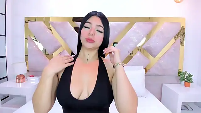 BriannaHill  online show from December 4, 1:02 pm