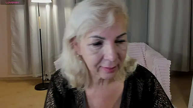 LiliaMoons online show from November 15, 11:11 am