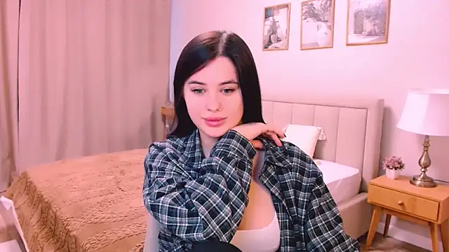 lil angel  online show from February 20, 2:18 pm