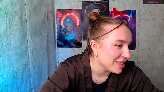 JuliaTopp  online show from January 9, 8:30 am