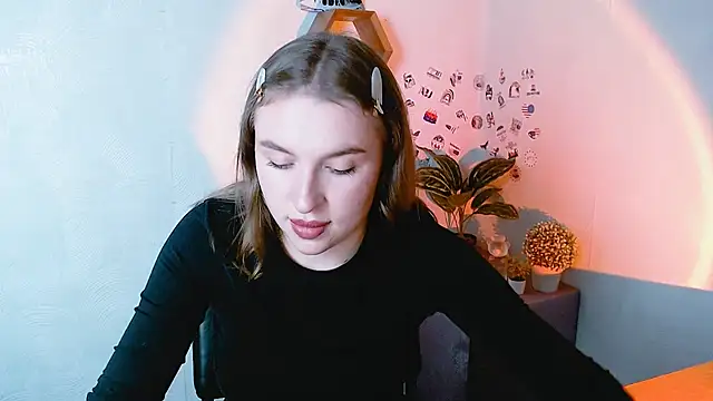 Snapshot of JuliaTopp_ chatting on September 18, 12:37 pm JuliaTopp  online show from September 18, 12:37 pm