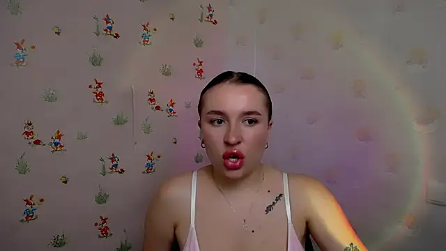 JuliaTopp  online show from October 30, 8:05 am