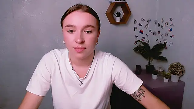 Snapshot of JuliaTopp_ chatting on September 17, 7:06 am JuliaTopp  online show from September 17, 7:06 am