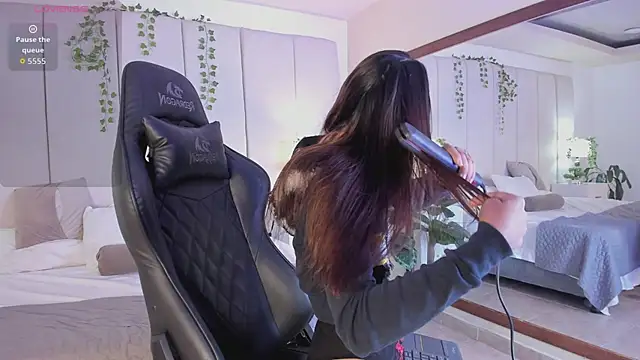 mia rousse25 online show from January 15, 2:34 pm