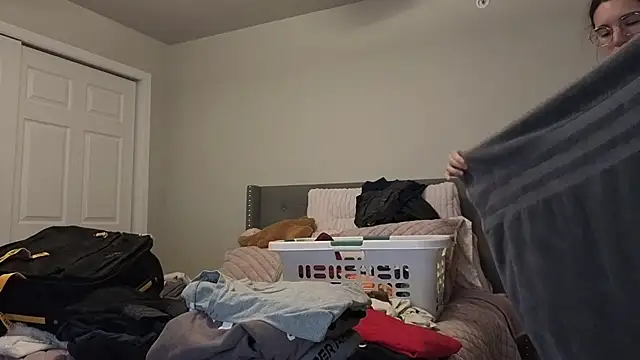 bambifarrina online show from February 9, 12:02 am