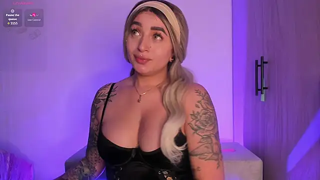 scarlett Collinss online show from October 18, 6:38 am