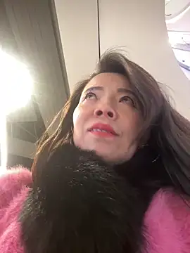 anna yngs online show from December 22, 10:18 am