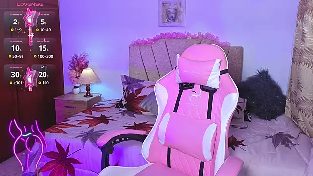 Leakitten online show from October 1, 12:15 am