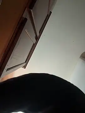 1n0nlythroat online show from December 2, 12:12 am