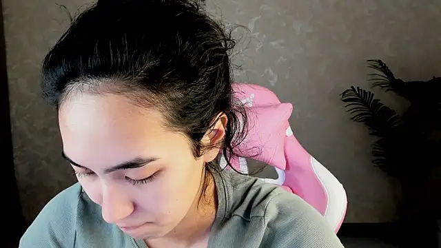 FlirtyAura online show from November 18, 3:29 am