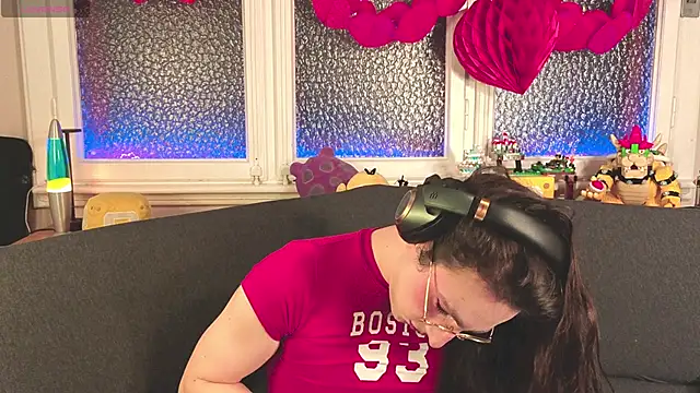 Zesty Peach online show from February 13, 12:12 am