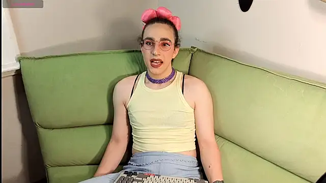 Zesty Peach online show from September 15, 10:28 pm