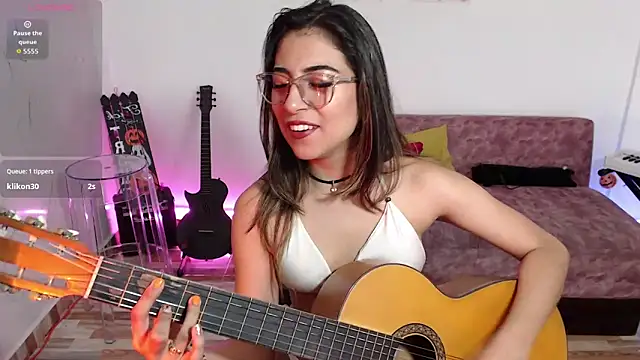 Susanahendrix online show from October 17, 6:22 pm