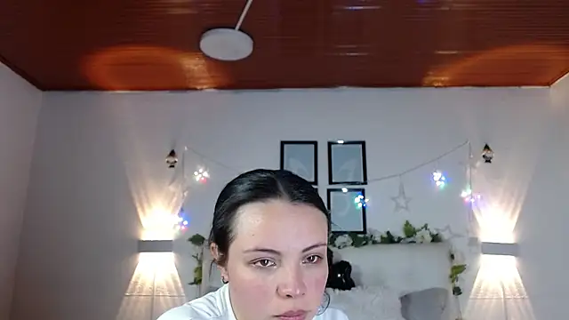 Megan 05  online show from February 4, 6:44 pm