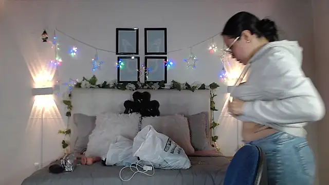 Megan 05  online show from February 17, 3:22 pm