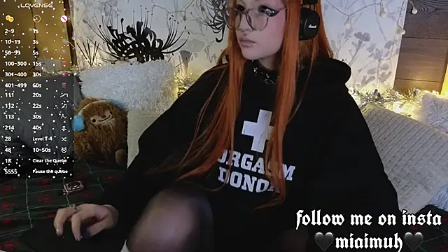 mia  yui online show from December 15, 12:27 am