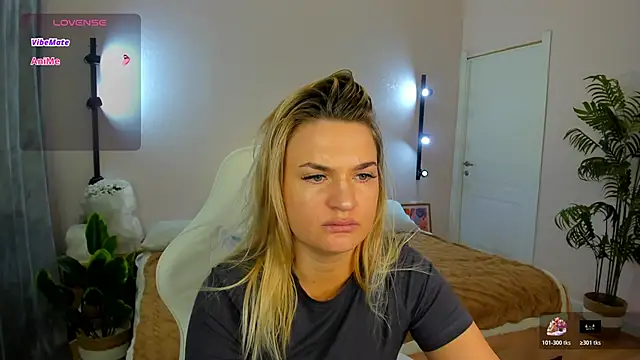 Marie Ellie online show from February 19, 2:11 am