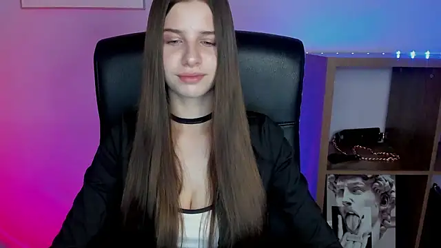 LuxMaya online show from January 14, 7:46 am