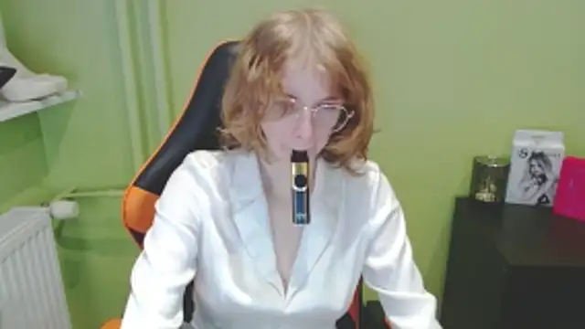 juicyPenny online show from December 15, 7:46 am