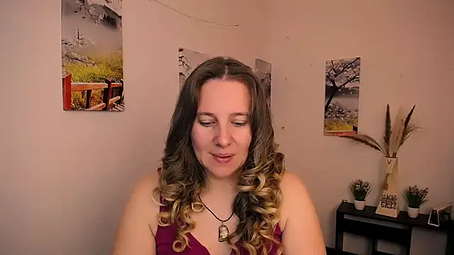 Snapshot of Darklure_ chatting on September 9, 8:52 pm Darklure  online show from September 9, 8:52 pm