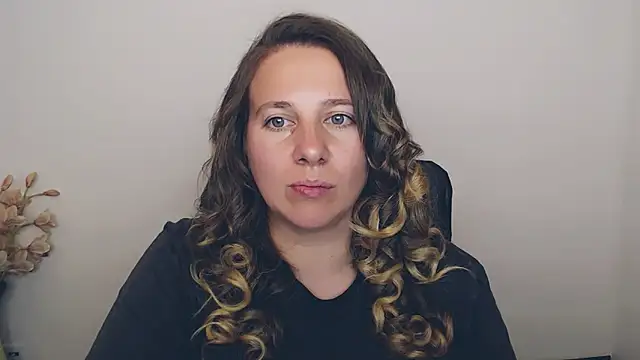 Snapshot of Darklure_ chatting on September 17, 3:43 pm Darklure  online show from September 17, 3:43 pm