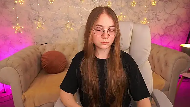 ArrinaWairr online show from February 10, 9:12 am