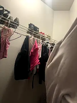 MsSuperWettt online show from September 25, 11:20 am