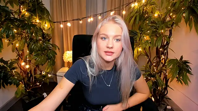 AnnieSwanson online show from November 21, 1:24 pm