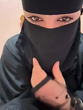  Laiali  online show from February 11, 5:36 pm