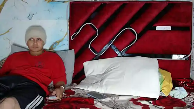 hot lady19 online show from February 13, 11:06 pm