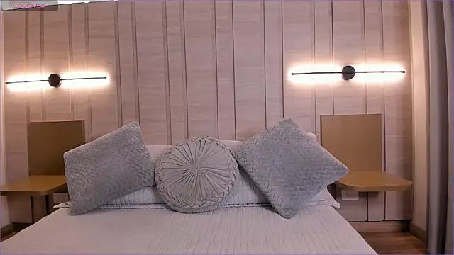 Isabellaroberts1 online show from November 8, 8:47 pm