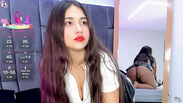 LeylaWoods online show from September 20, 10:30 pm