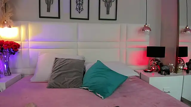 Viollet xoxo online show from November 15, 7:37 pm