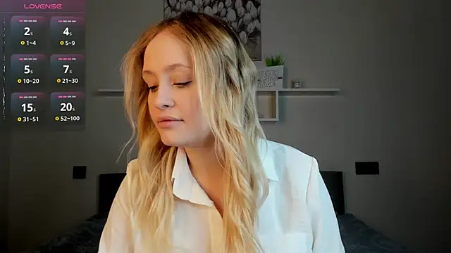 Julliakoill online show from December 5, 8:03 am