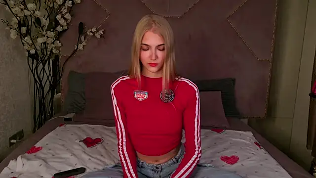 4example Chloe online show from September 16, 11:29 am