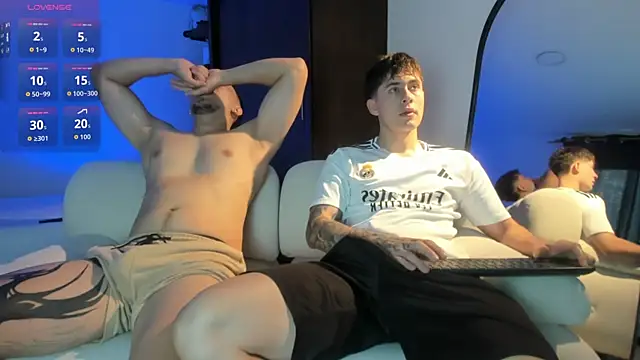 twinguys online show from November 26, 11:33 am