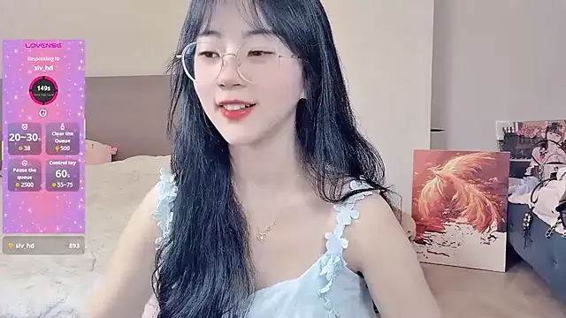 nini a online show from February 24, 7:07 am