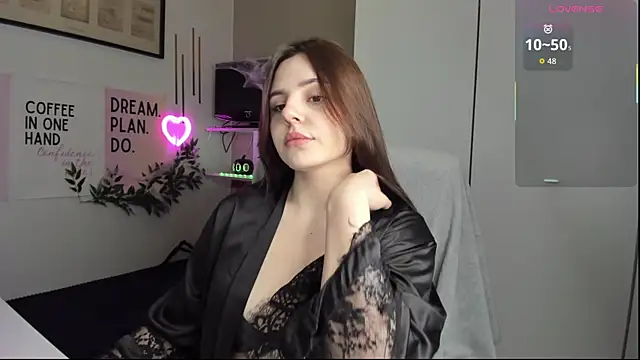 LiaWoow online show from November 7, 7:36 am