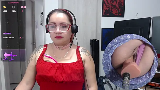 leidydi223 online show from December 4, 2:30 pm