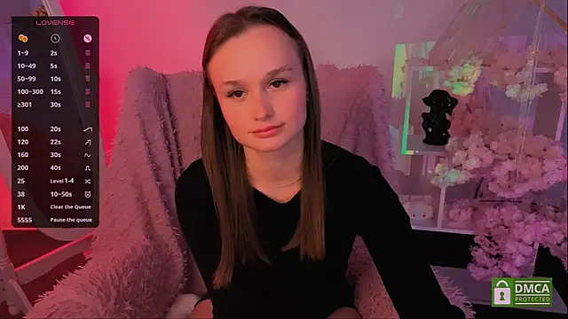 Snapshot of Lara_Vest chatting on September 26, 2:04 pm Lara Vest online show from September 26, 2:04 pm