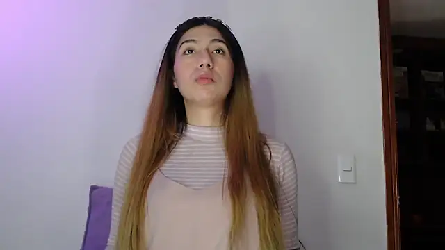 karlamoon23 online show from November 22, 9:50 pm